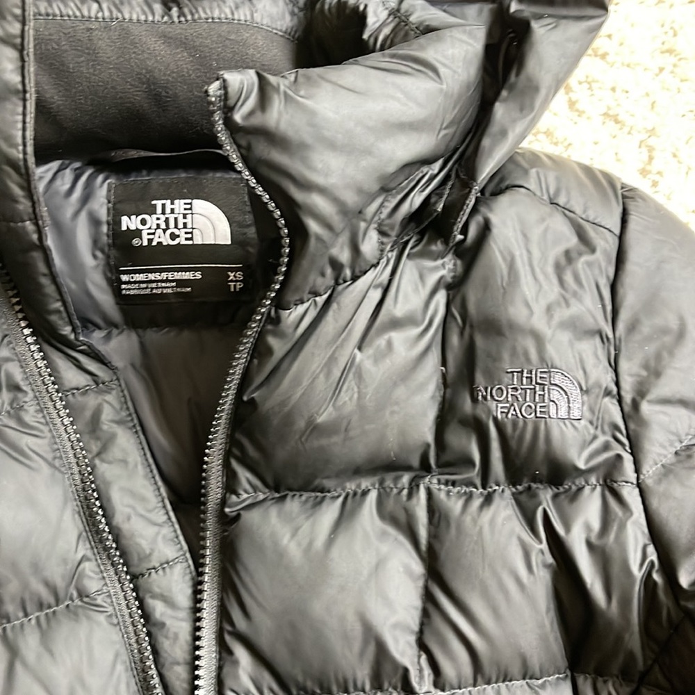 Women’s Northface coat - Picture 2 of 4